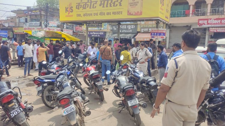 सड़कों पर उतरी पुलिस, सब की जांच कर रही थी, जाने आखिर ऐसा क्या हुआ