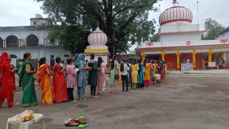 आज सावन का पहला सोमवार, दर्शन करने उमड़ी शिवालयों में भीड़