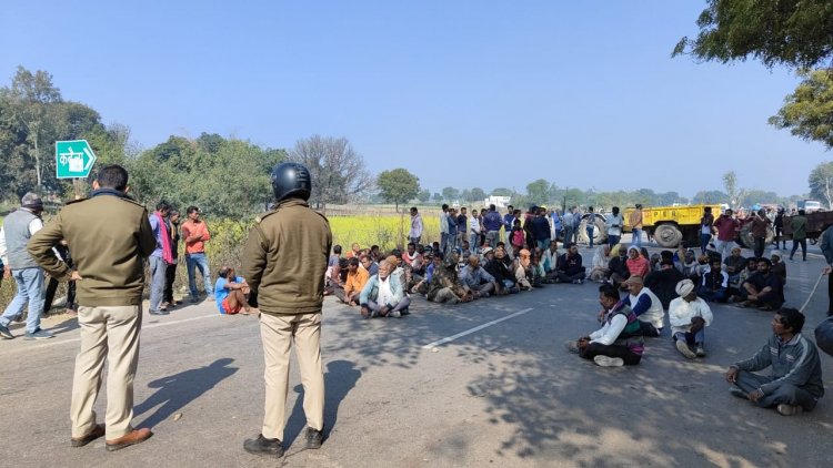 पुलिस की लापरवाही से गई जान, परिजनों का फूटा गुस्सा, चार घंटे तक हाइवे रहा जाम तब हत्या का मामला हुआ दर्ज