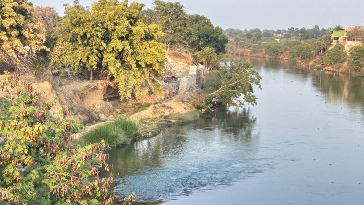 भूमाफिओं का बीहर नदी पर कब्जा, पाट कर प्लाटिंग कर दी, कलेक्टर से की गई शिकायत