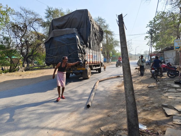 12 घंटे भी भारी वाहनों को नहीं रोक पाया ओवर हाइट वार, देखिए क्या हुई इसकी हालत