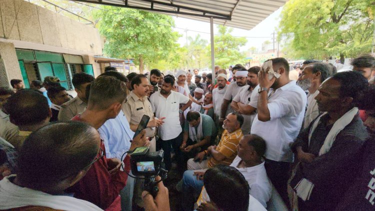 बंदी की मौत पर मचा हंगामा, कई राजनीतिक लोग भी पहुंच गए, दिया धरना फिर प्रशासन को उठाना पड़ा यह कदम