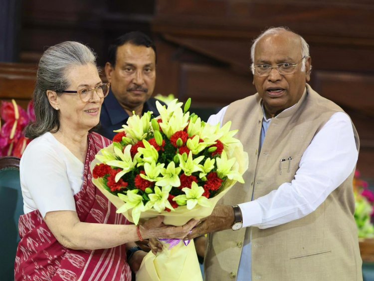 सोनिया गांधी कांग्रेस संसदीय दल की अध्यक्ष चुनी गईं, राहुल गांधी का नाम नेता प्रतिपक्ष के लिए प्रस्तावित